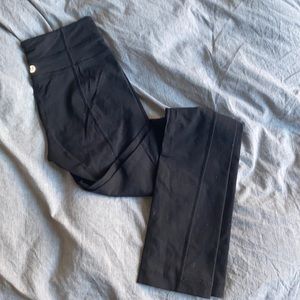 Lululemon skinny groove crop legging sz 2 black
